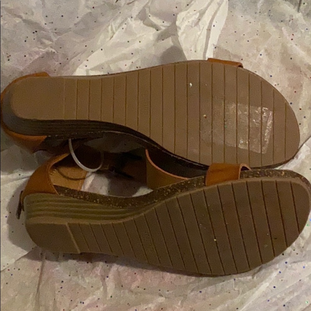 Kenneth Cole Reaction sandals